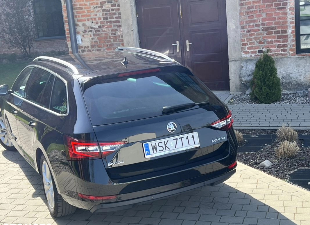 Skoda Superb cena 74500 przebieg: 189000, rok produkcji 2019 z Kowary małe 352